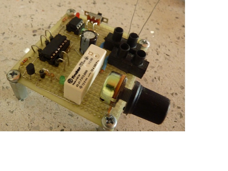 circuito comando strobo.jpg