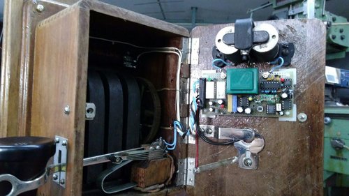 Secondo telefono aperto.jpg