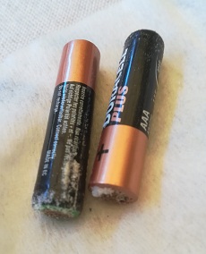 Batterie con fuoriuscita acido.jpg