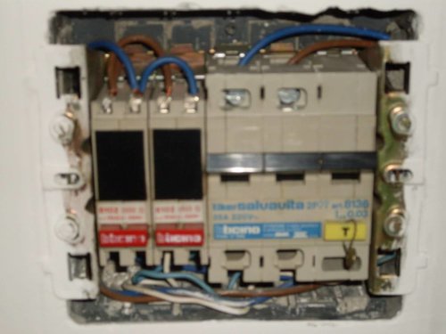 SDC10779 BTicino 8102.jpg