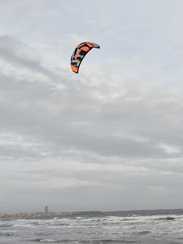 Mare mosso, vento ..ideale per alcuni ...jpg