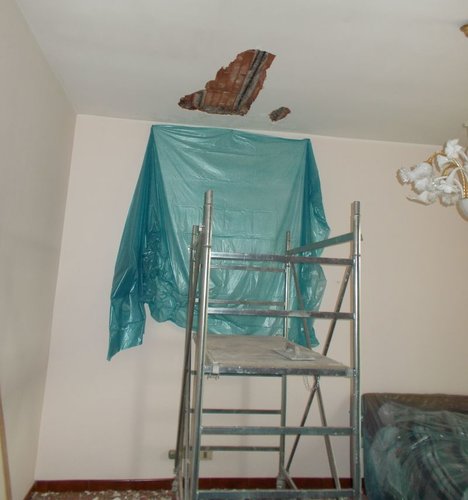 camera letto soffitto umidità sistemazione DSCN3715_2.JPG