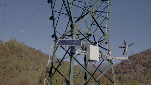 Iot4TheGrid-sensori-su-tralicci-elettrici-scaled.jpg
