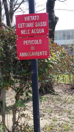 Pericolo di annegamento.jpg