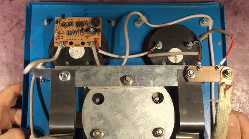 cap_Exploring a 500 Amp Carbon Pile Car Battery Tester How to Use _02.jpg