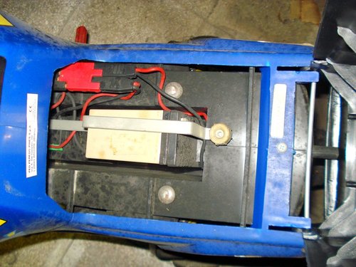 moto elettrica peg perego tenere DSC01257_2.JPG